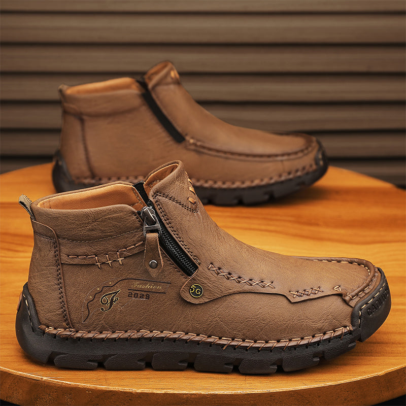 (⏰Last Day 70% OFF🔥)Men's Top-Quality Motorcycle Boots Hand-Stitched Genuine Leather Boots-Wide Toe Waterproof Anti-Slip Anti-Sprain Suitable for Work Driving Hiking